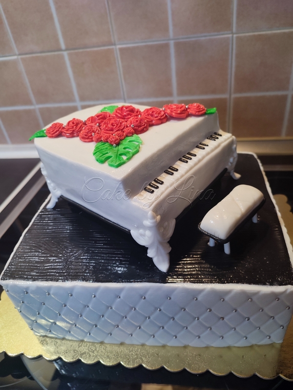 Elegáns zongora forma torta